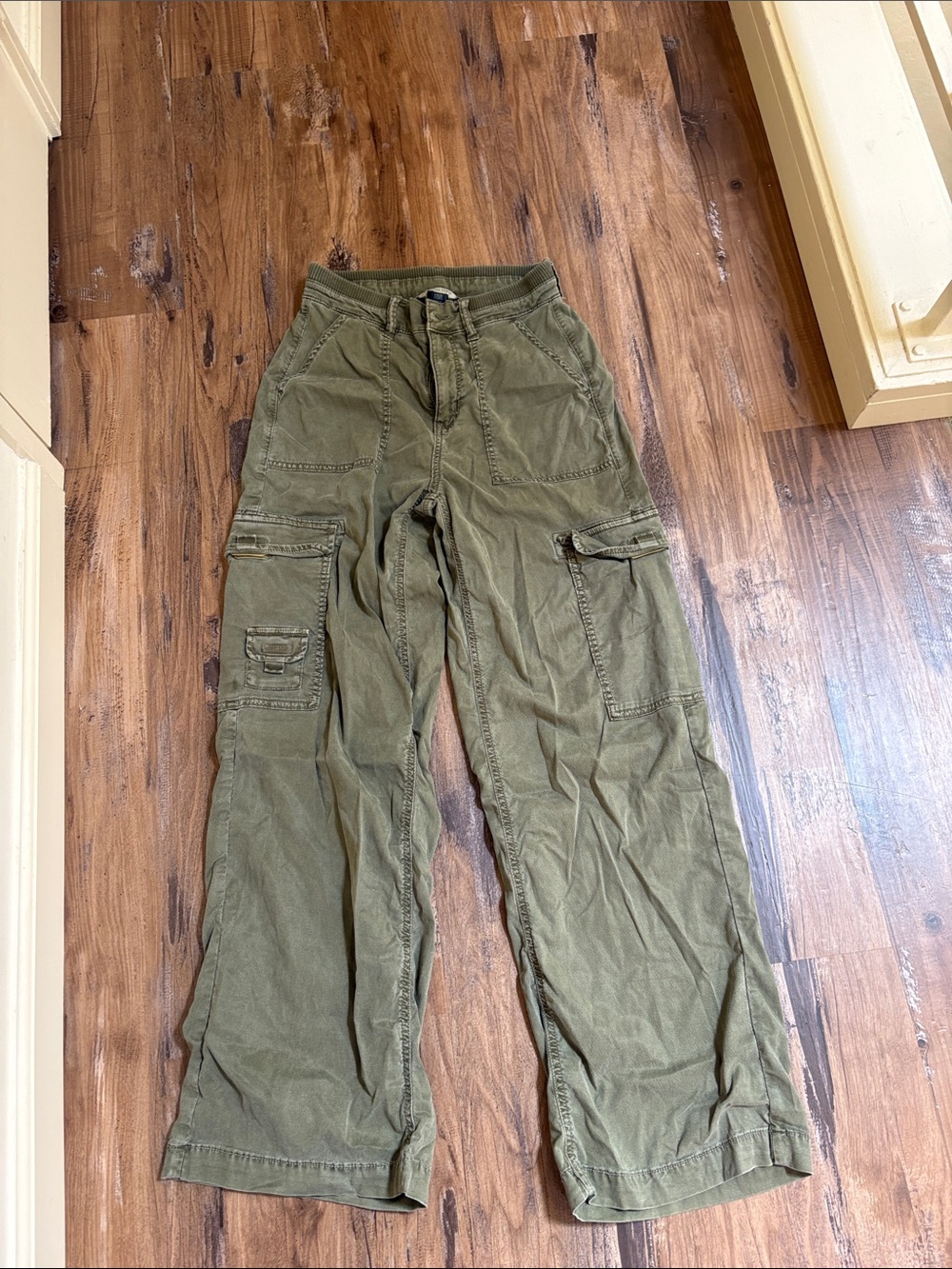 American Eagle Outfitters Olive Stretch Cargo Pants